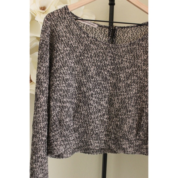 Foreign Exchange Crop Top Black - Cream - Picture 3 of 6